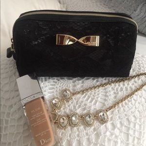 Victoria secret makeup pouch❤️